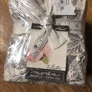 Brand New Moda Fat Quarter Bundle